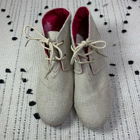 Toms Desert Wedge Tan Metallic Boot - Picture 8 of 10